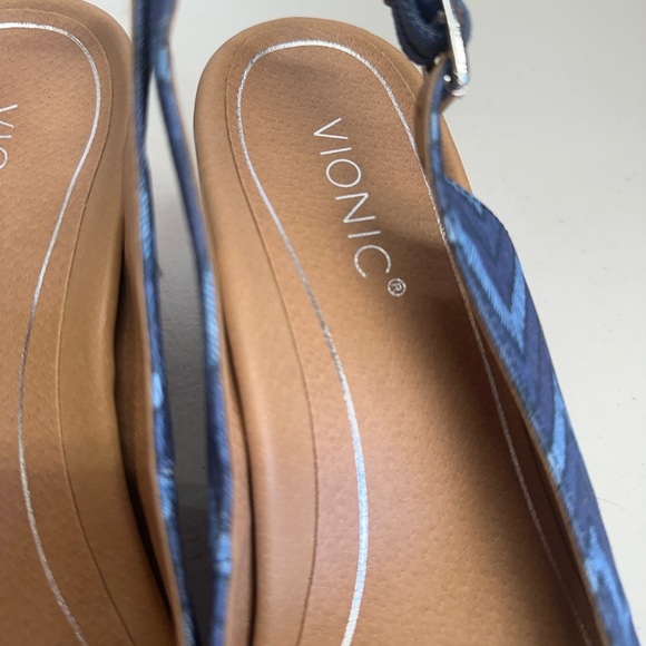 Vionic Coralina Chevron Blue Espadrille Wedge Slingback – Size 9.5W - Picture 2 of 8